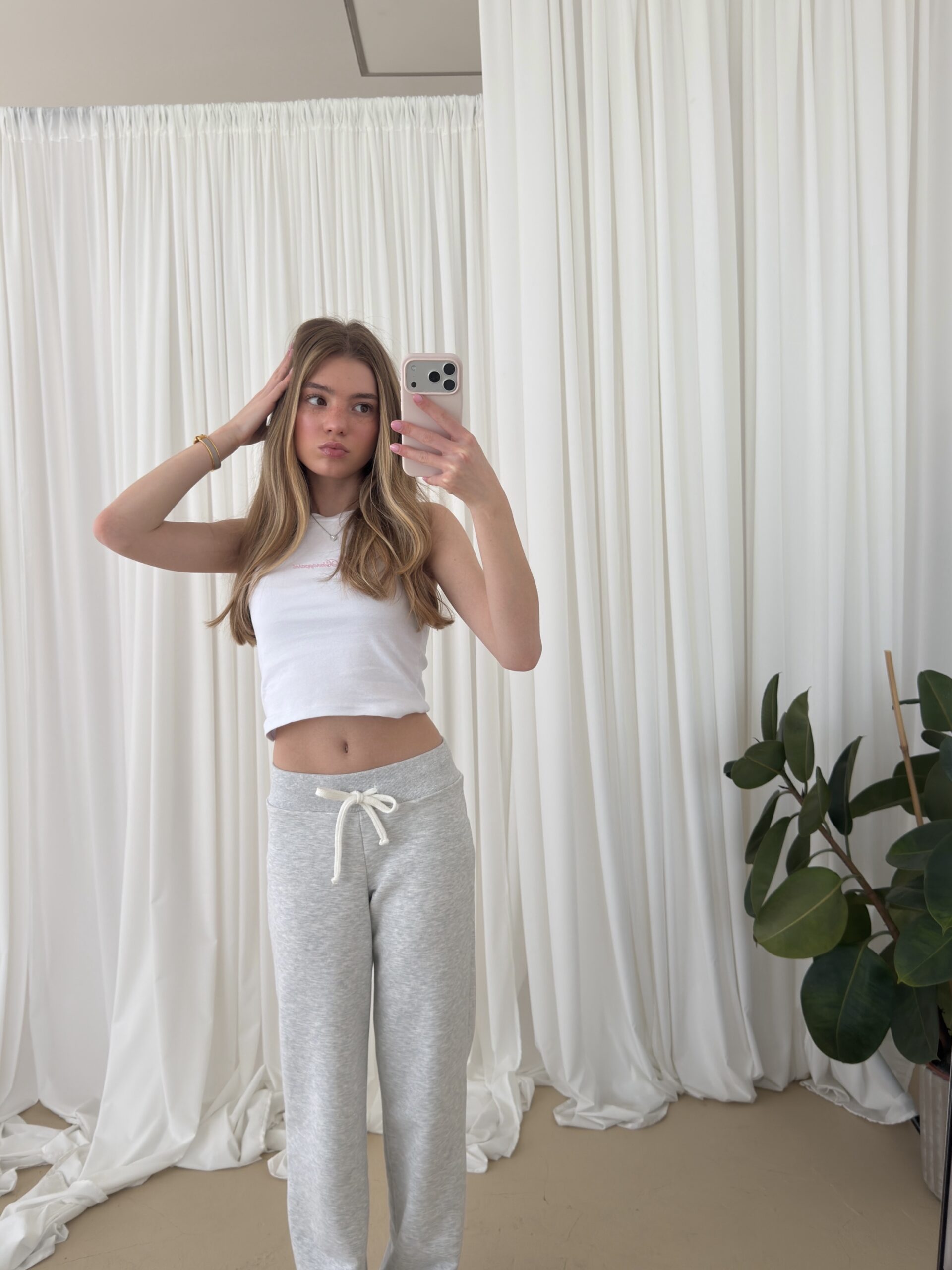 Top mila